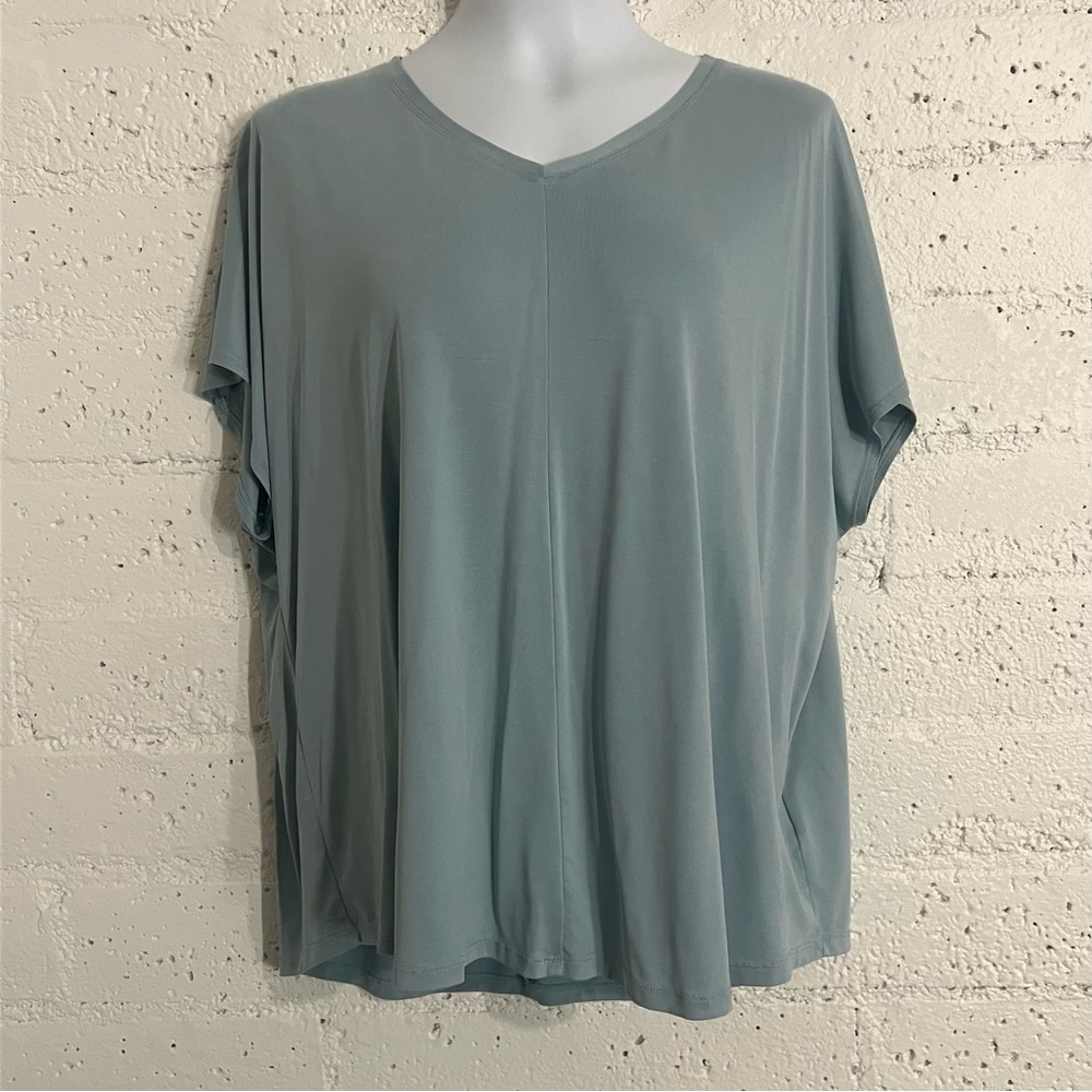 32 Degrees COOL Athletic Top XXL Blue Short Sleeve V Neck Modal Blend Stretch